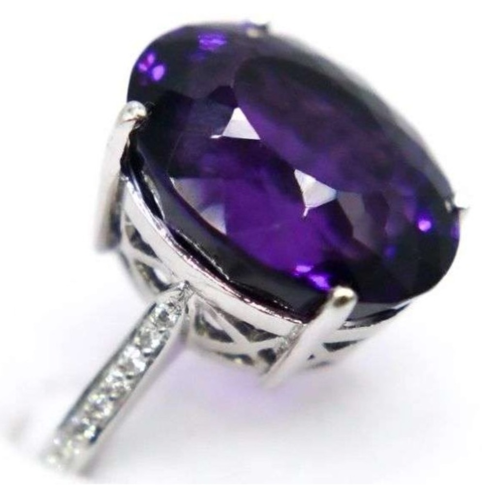 13 Carat Amethyst (tested) Ring w/925 Sterling Silver setting + band - mint! ✨